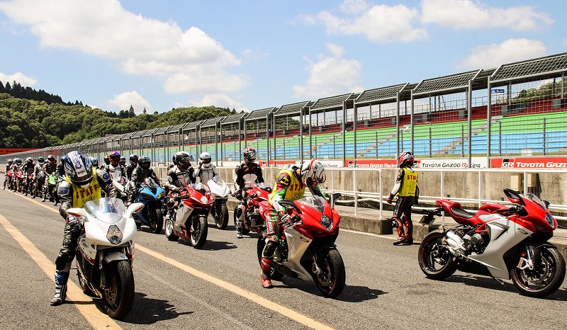 37609861_1869337139792114_6963337847445127168_n